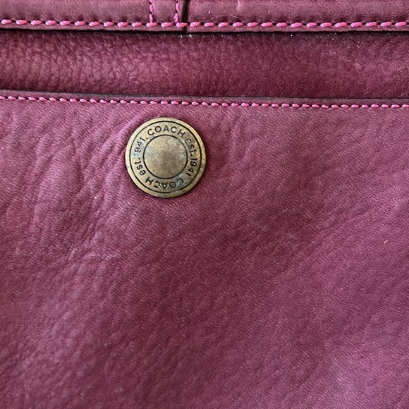 Beautiful Vintage Aubergine Pebbled Leather Messenger Bag - Picture 11 of 16